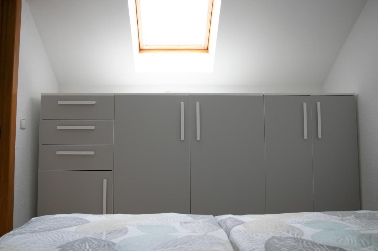 Lusht'N Apartma Zirovnica Kültér fotó