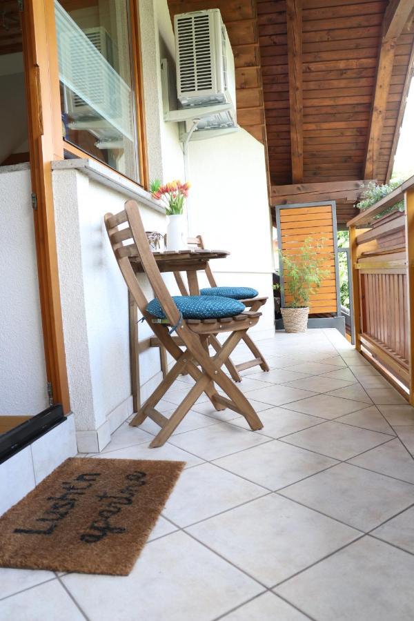 Lusht'N Apartma Zirovnica Kültér fotó