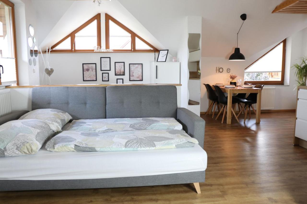 Lusht'N Apartma Zirovnica Kültér fotó