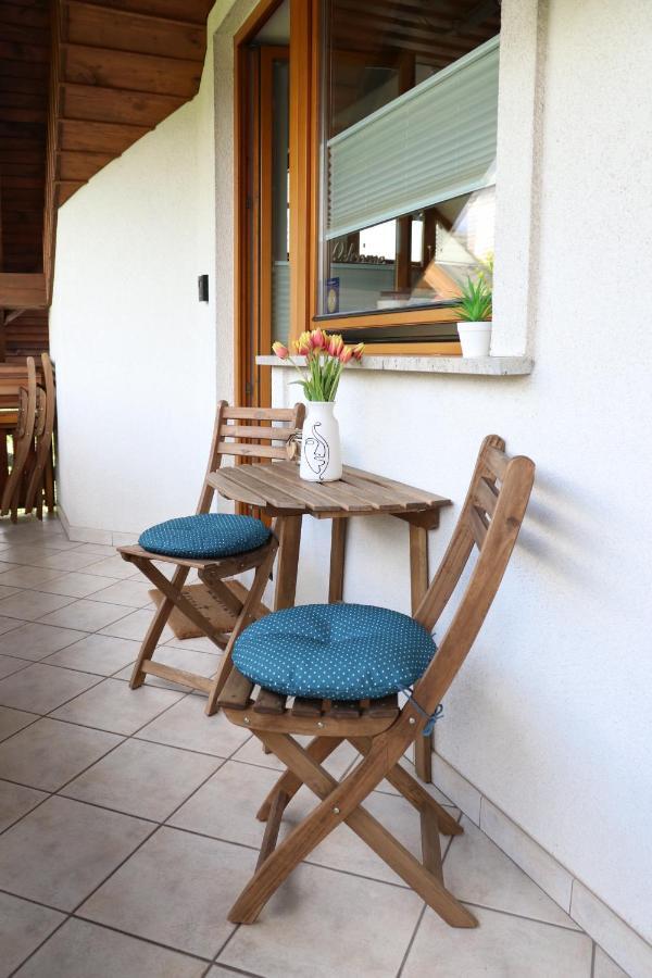 Lusht'N Apartma Zirovnica Kültér fotó